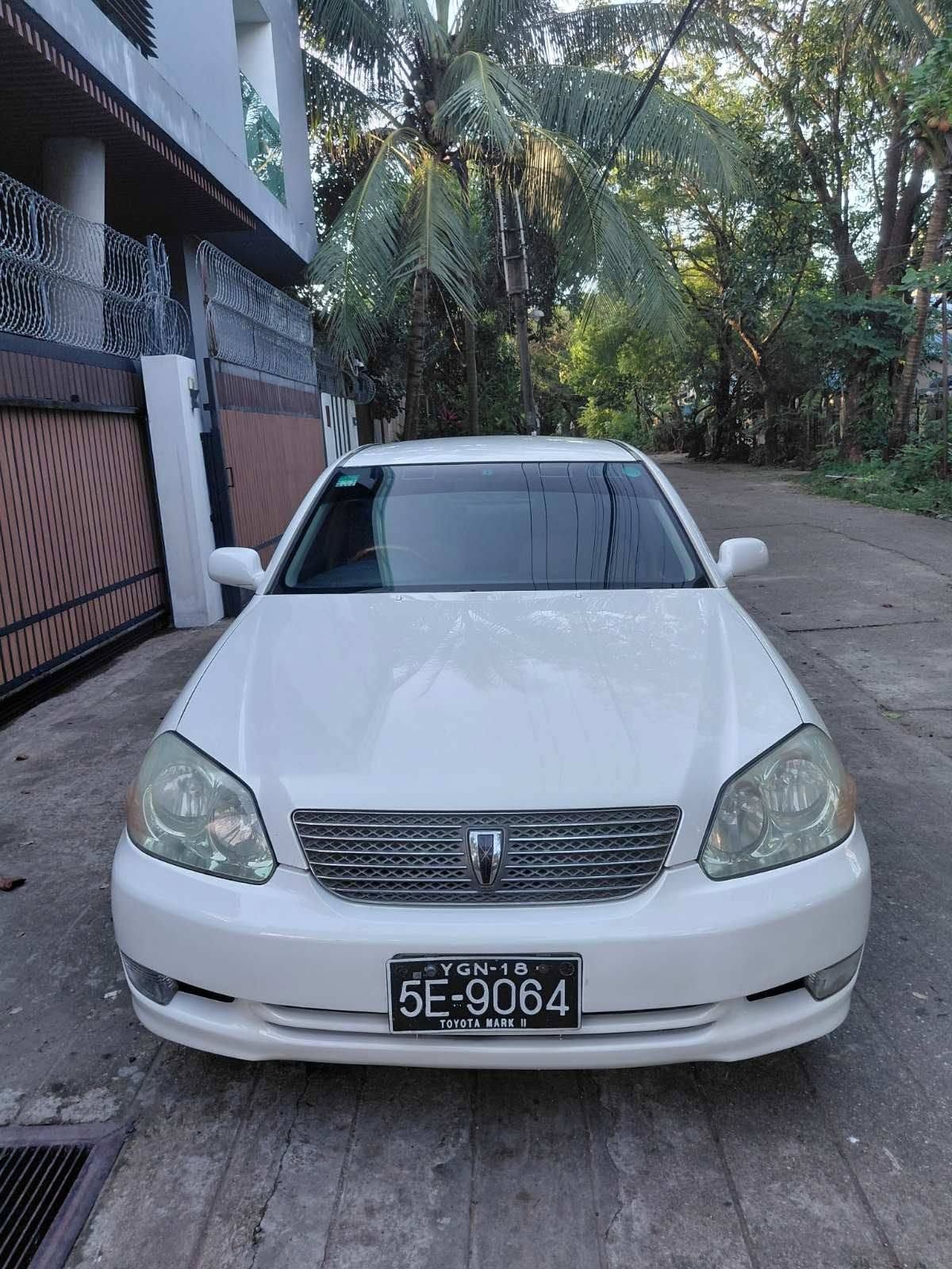 2002 Toyota Mark II · Regalia