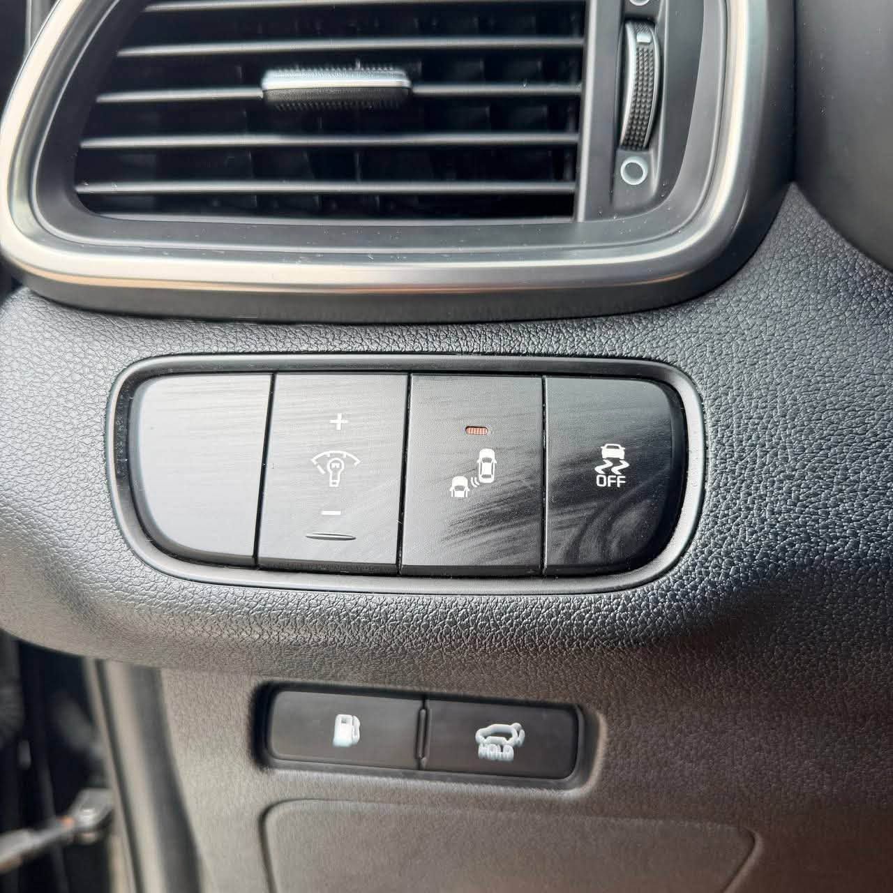 2018 Kia Sorento · GT Line — photo 8