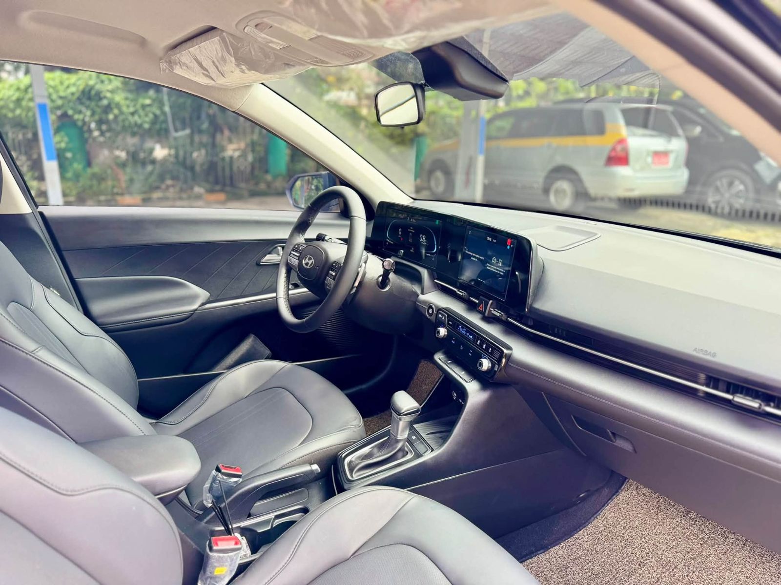 2025 Hyundai Accent — photo 6