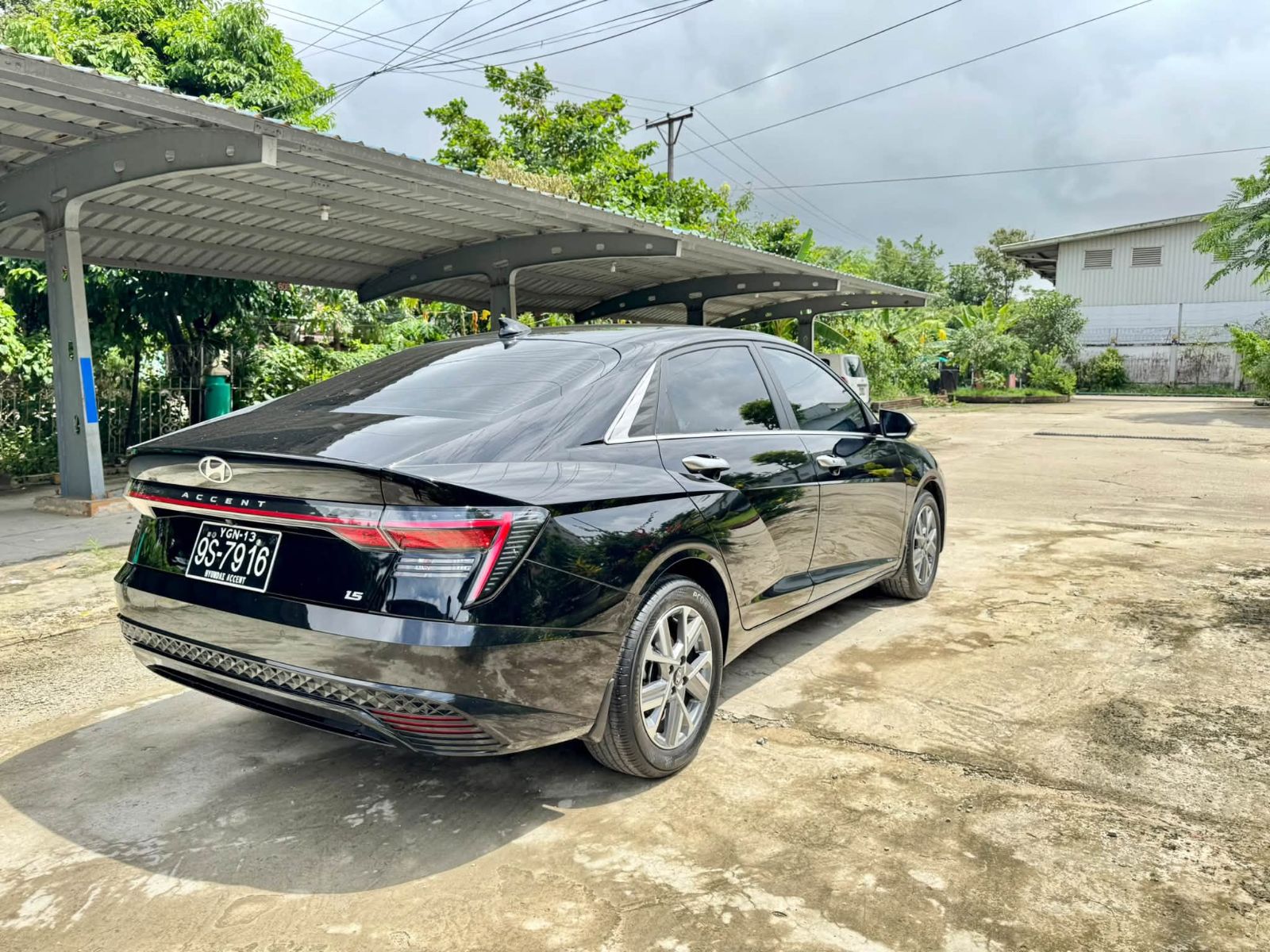 2025 Hyundai Accent — photo 4