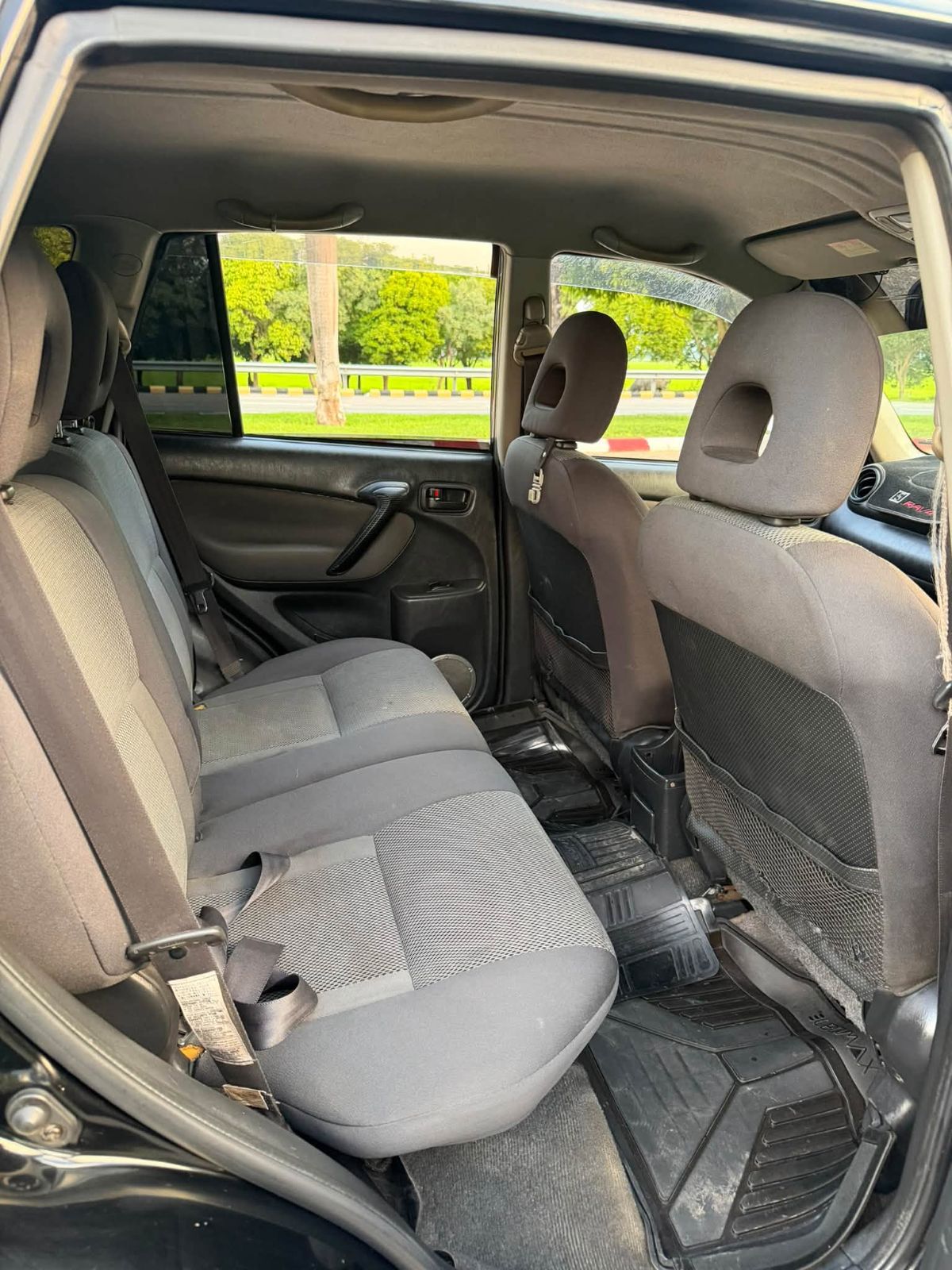 2004 Toyota RAV 4 — photo 7