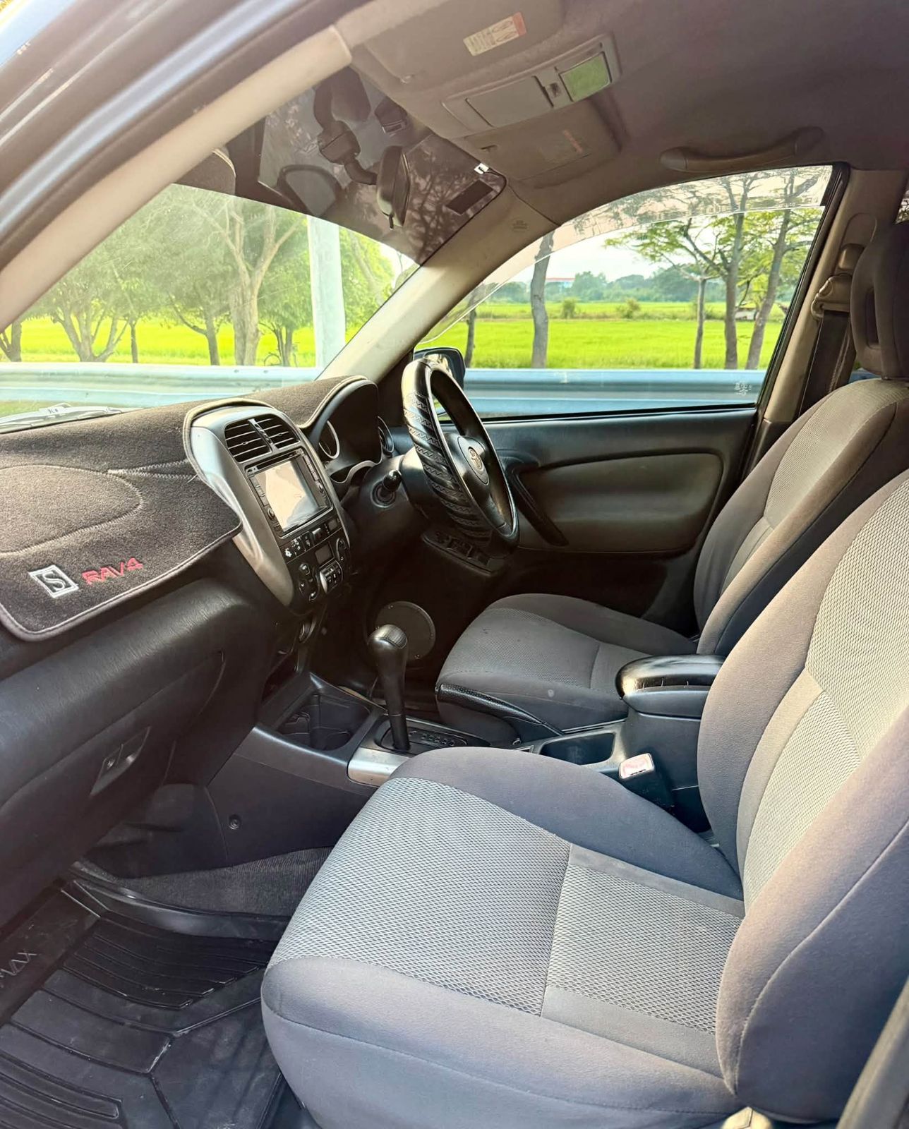 2004 Toyota RAV 4 — photo 8