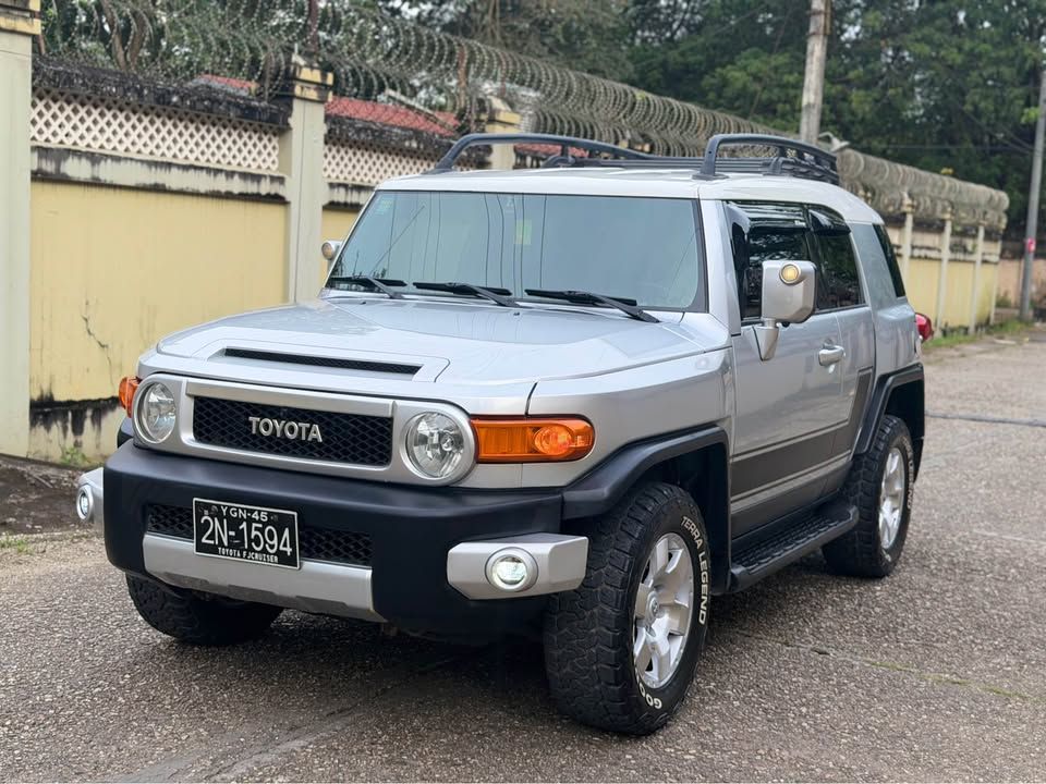2007 Toyota FJ CRUISER — photo 2